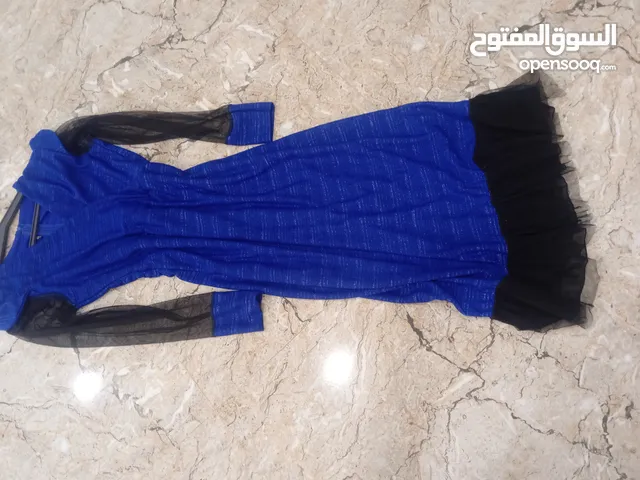 فستان ملبوس مرة وحده فقط لونه چويتي كلش حلو وجديد ملبوس مرة وحدة فقط وموديلة يخيل الله شاهد