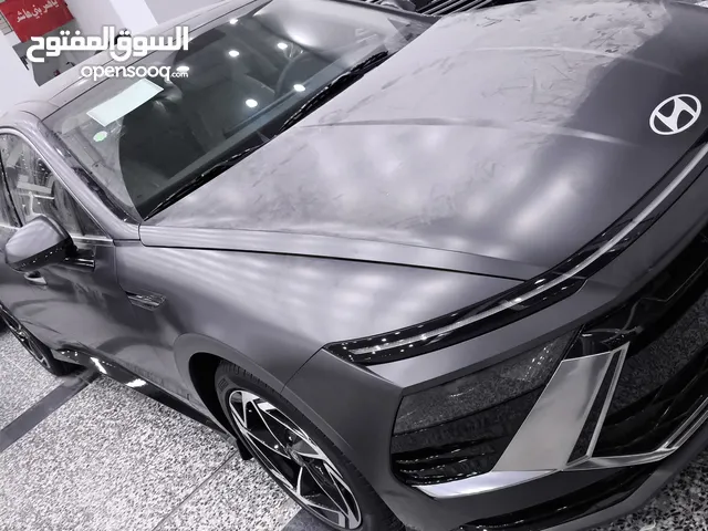 سوناتا زيرو 2025 لون مميز 0 كيلو عنوان التنومه كامل موصفات السياره زير خليجي السياره دواخل ابيض