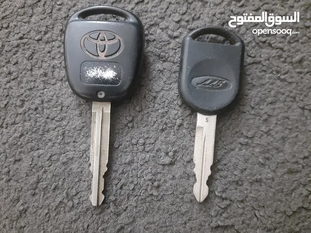 للبيع مفتاح كروزر وفورد كرام فكتوريا موديل 2003 سعر مفتاح الكروزر 10 دينار والفورد 5دينار