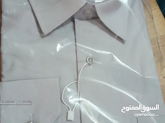 ملابس جديدة القطعة دينار فقط