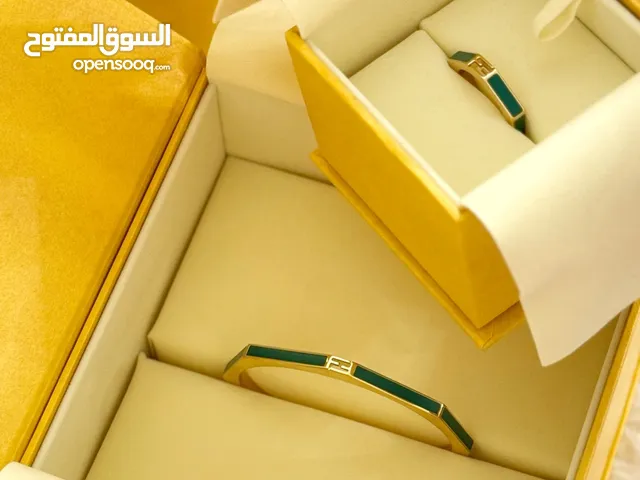 سوارة مع خاتم اصلي من فندي
