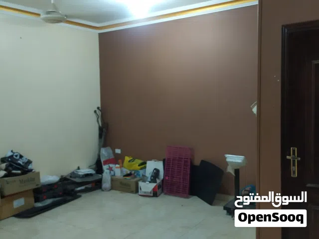 شقة مؤجره للبيع "فرصة استثمارية" بفيصل – شارع العشرين