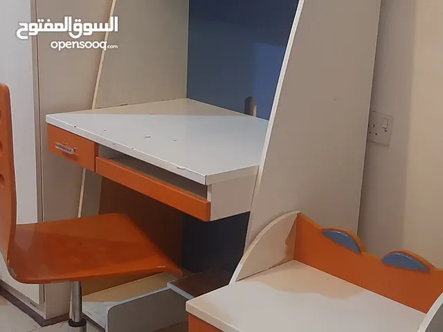 مكتبة مع الكرسي والكمدينو مستعمل نظيف بسعر مغري24000الف