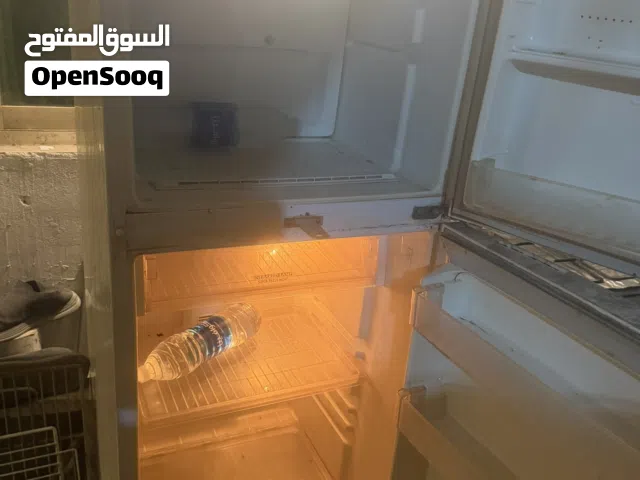 تلاجة مستعملة للبيع جولد استار 14 قدم ب 25 دينار قابل للتفاوض
