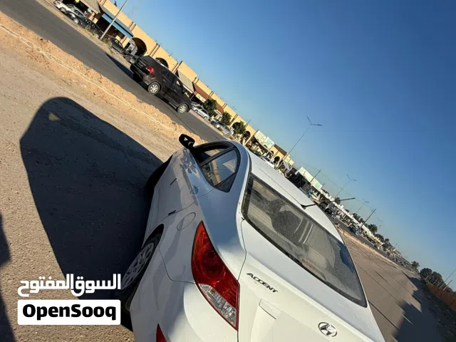2013 هيونداي اكسنت SEL