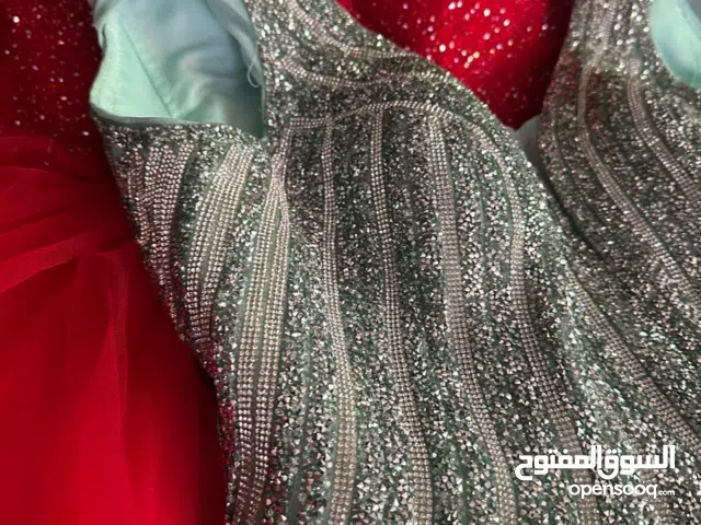 فساتين للبيع