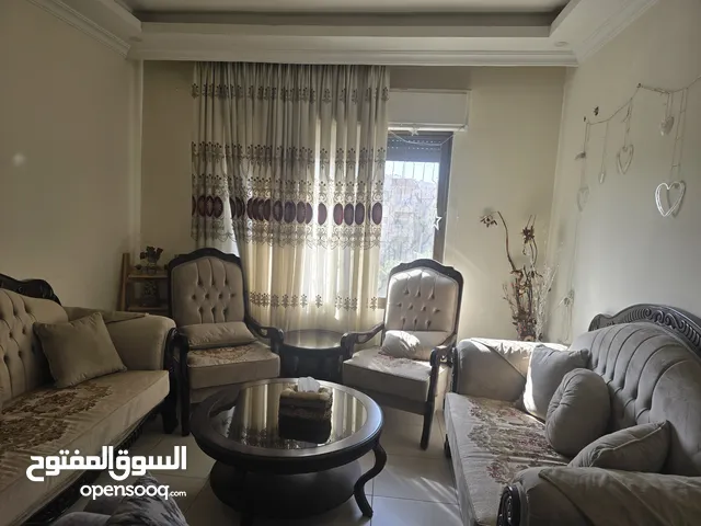 طقم كنب فاخر للبيع مستعجل – بحالة الوكالة للجادين فقط