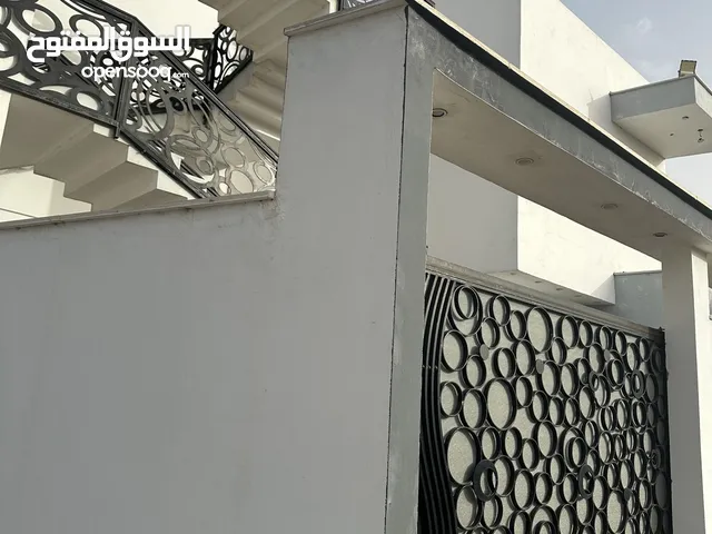 510 m2 5 Bedrooms Villa for Sale in Tripoli Salah Al-Din