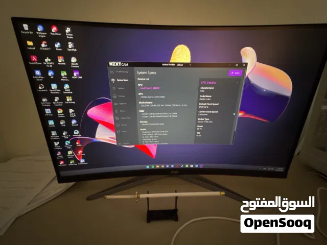 شاشة Aoc 24 inch curved 1080 240 hertz فحالة جيدة بيوصلك بس الشاشة مع السلك فقط