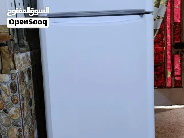 السلام عليكم ثلاجات عدد اثنين البيضة شغاله وستعمال قليل وثانيه عطر بسيط والعارضه هم يرادله