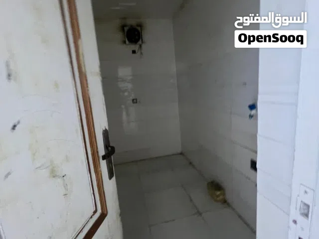 شقة للايجار بالأربع شوارع قرب مدارس الـ الرسول