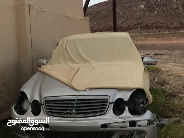 للبيع قطع غيار E200