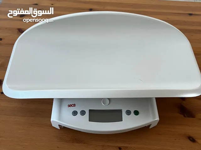 ميزان بيبي اطفال رقمي ديجتال من سيكا ceca يزن حتا 20كيلو صنع المانيا بحال الجديد استعمل كم مره فقط
