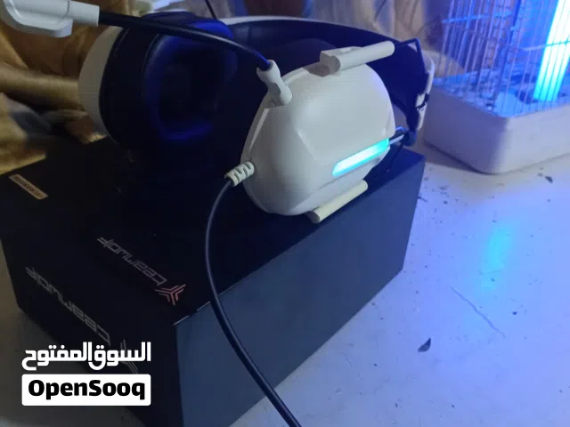 سلام عليكم سماعات كيمنك pc  استخدام اسبوع صوته ستريو ومايك نقي وصافي بعت التجميعه وبقت سماعه