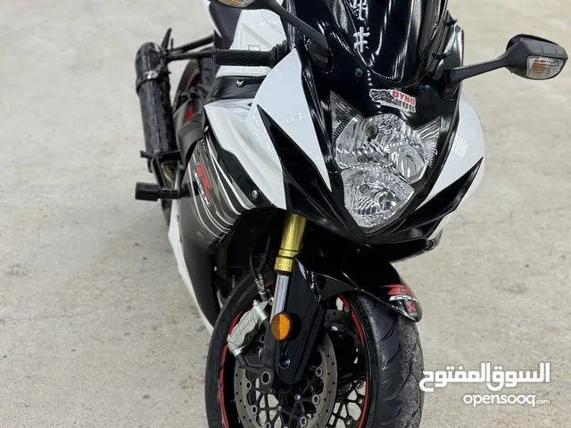 Suzuki GSX-R750 2016 in Al Dakhiliya