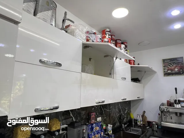 دولاب مطبخ درجه اوله للبيع في طرابلس