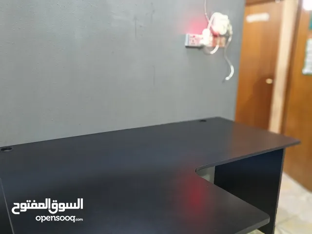 ميز مكتبي زاوية حرف L السعر قابل للتفاوض