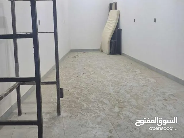 للايجار في حولي محل مشطب جديد