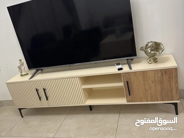 ميز تلفزيون وميز وسطي للبيع