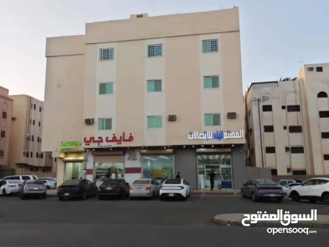 عمارة تجارية داخل حد الحرم