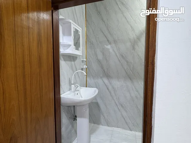شقه للأيجار في حي المهندسين حديثه