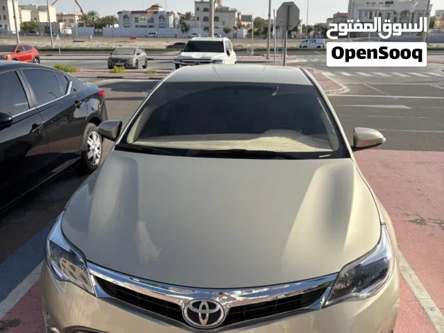 2015 تويوتا افالون Limited