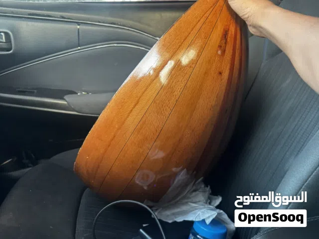 عود بصوت يهز المكان