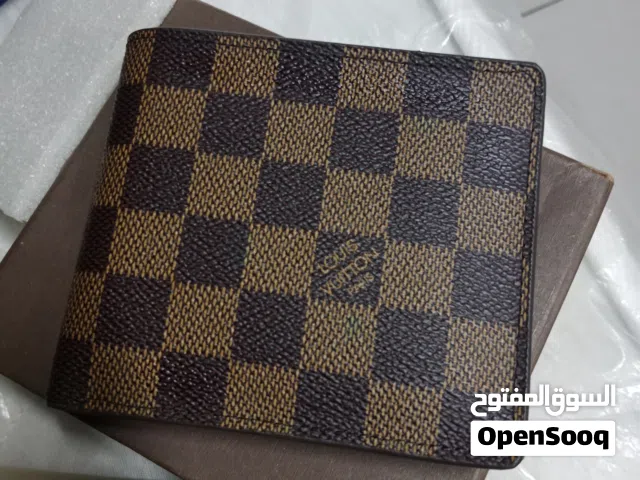 For sale this wallet is new 100% original check then buy