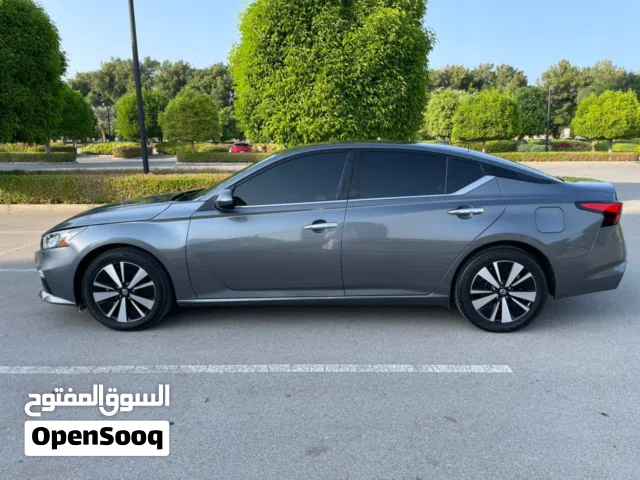 2022 نيسان التيما SV