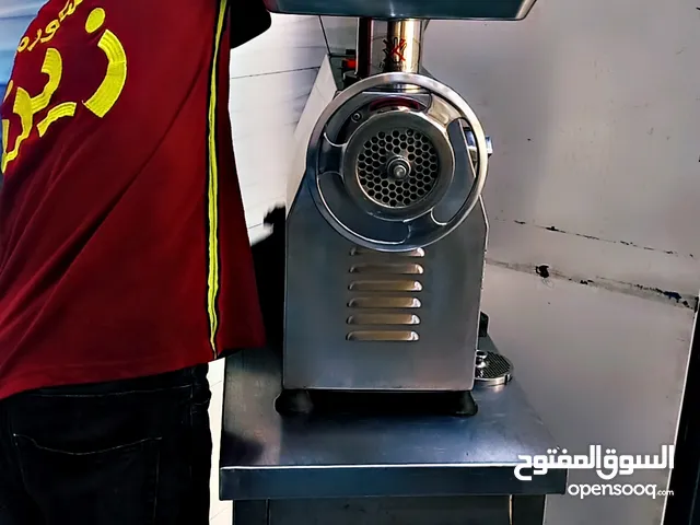 ماكنة لحمة TK 32 للبيع المستعجل  بحالة الوكاله