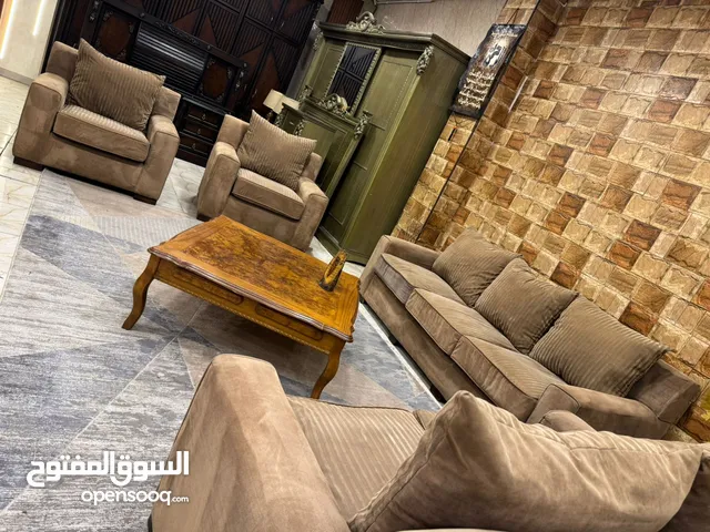طقم كنب 7 مقاعد مستورد خشب سويد بالكامل فخم و ثقيل جداً اسفنج دانلوب ،ارضيات zig zag