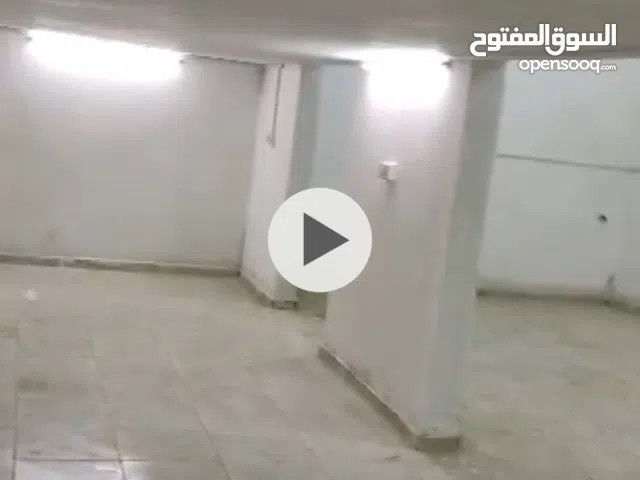 قبوين يصلحوا معامل خياطه او مستودعات