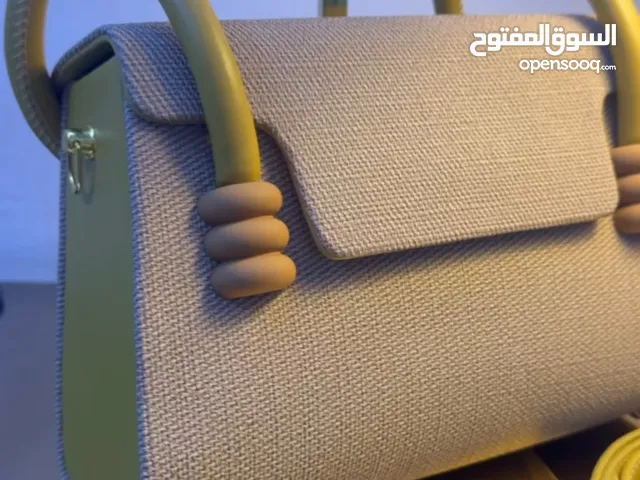 جنط نسائية قماش ناعم بتصميم عصري - متوفرة بعدة ألوان وتوصيل مجاني لكل محافظات العراق
