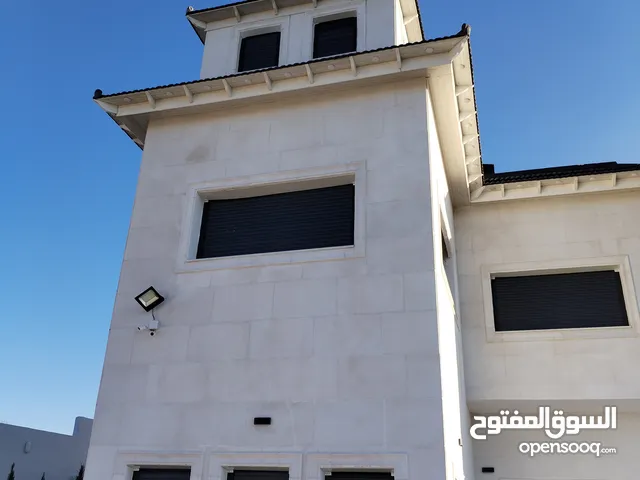 4 Bedrooms Farms for Sale in Zarqa Birayn