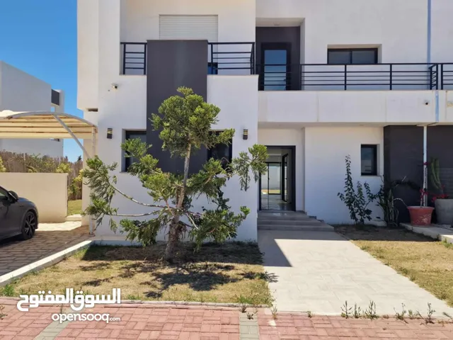 319 m2 4 Bedrooms Townhouse for Rent in Ariana Other