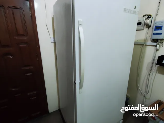 للبيع: فريزر جنرال الكتريك مستخدم نظيف جداً استخدام منزلي اقتصادي وموفر للطاقة وبقدرة تثليج عالية