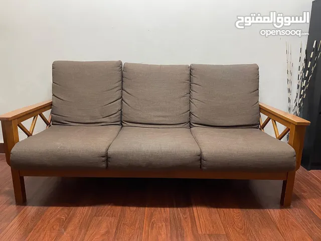 Wooden 6-Seater Sofa Set – Good Condition – 60 KWD  طقم صالة خشبي نظيف 6 مقاعد – 60 د.ك