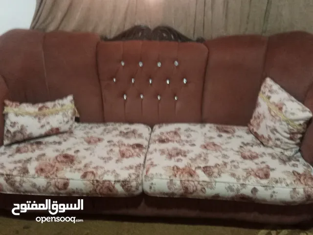 طقم كنب بحاله ممتازه