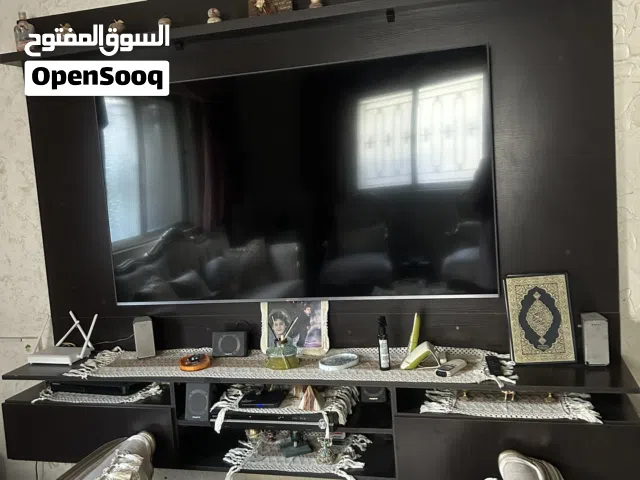 خلفية ديكور  تلفاز بحالة جيده