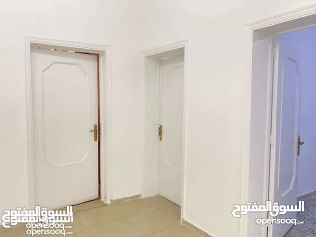 136 m2 4 Bedrooms Townhouse for Rent in Tripoli Alfornaj