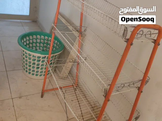 ستاند مطبخ و باسكيتين ملابس للبيع لظروف السفر