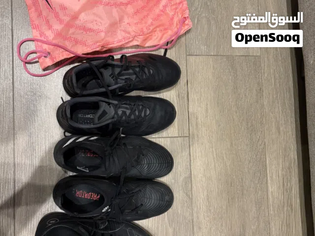 احذيه اديداس اصلي ميه بالميه ثلاثه ب 50 دينار فقط عرض لا يفوت الثلاث احذيه بحاله الوكاله