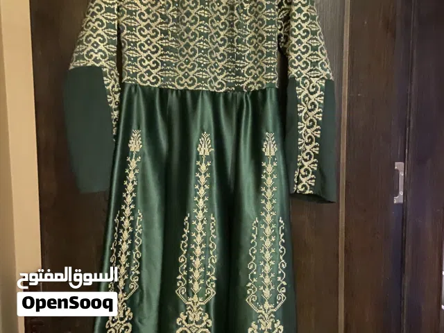 فستان سهرة قماشة تقيلة بحالة ممتازة لبسة واحدة