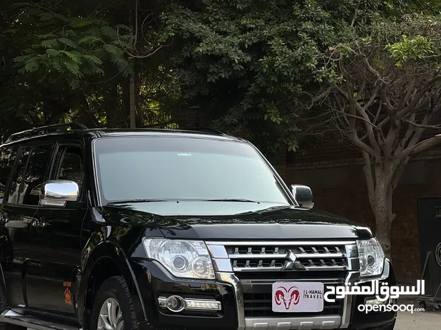 ميتسوبيشي باجيرو للإيجار اليومي والاسبوعي بسائق او بدون -Mitsubishi Pajero for rent