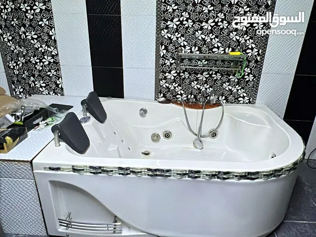 جاكوزي شبه جديد