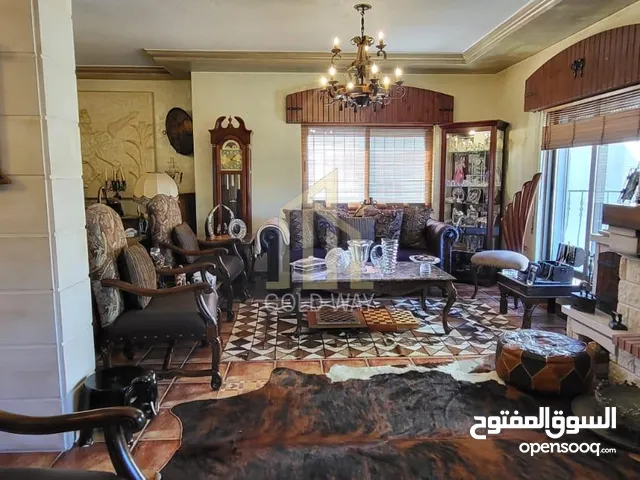 في أرقى مناطق أم أذينة شقة طابق ثالث 180م بتشطيبات مميزة وسعر مغري/ ref 6040