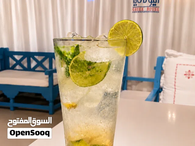 باريستا ومعلم عصائر محترف بخبرة ممتازة في إدارة المشروبات.