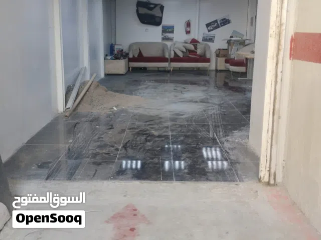 للايحار محل داخل شبرة مساحة 78  متر شهري 3500  كهرباء  الصناعية ( الحراج)
