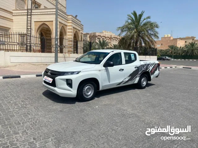 2022 ميتسوبيشي L200 Standard