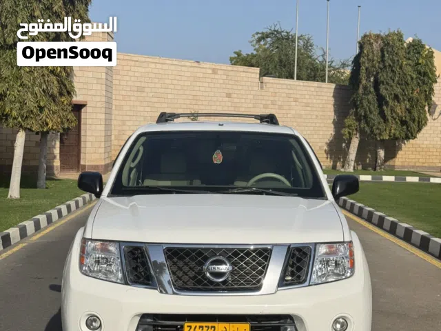 Nissan Pathfinder, 2012 model, Oman dealership